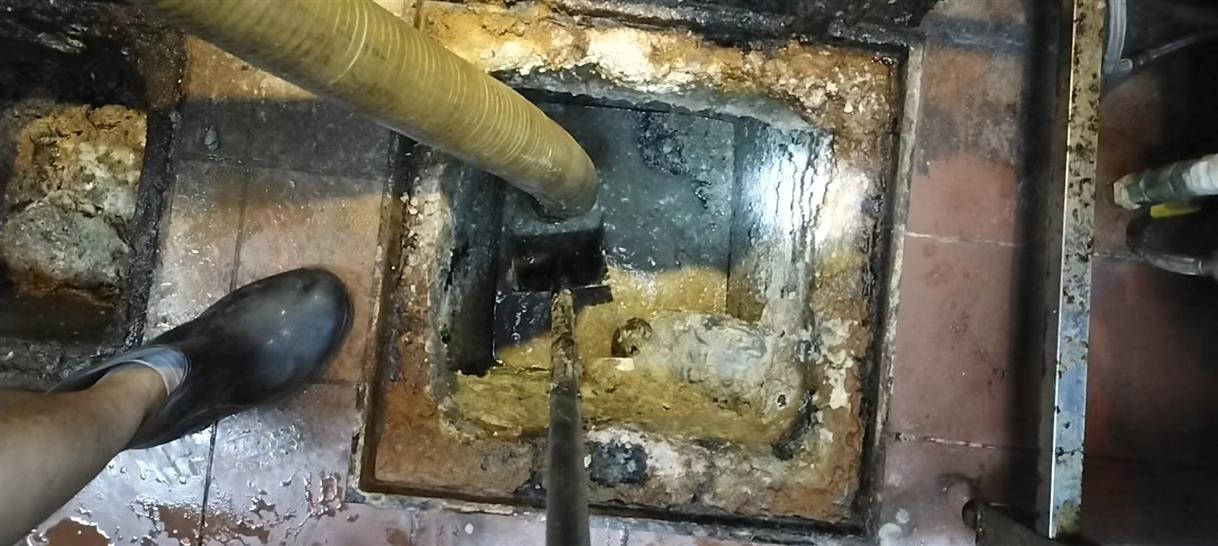 南湖污水池清理一般都有毒气，怎么预防中毒呢？