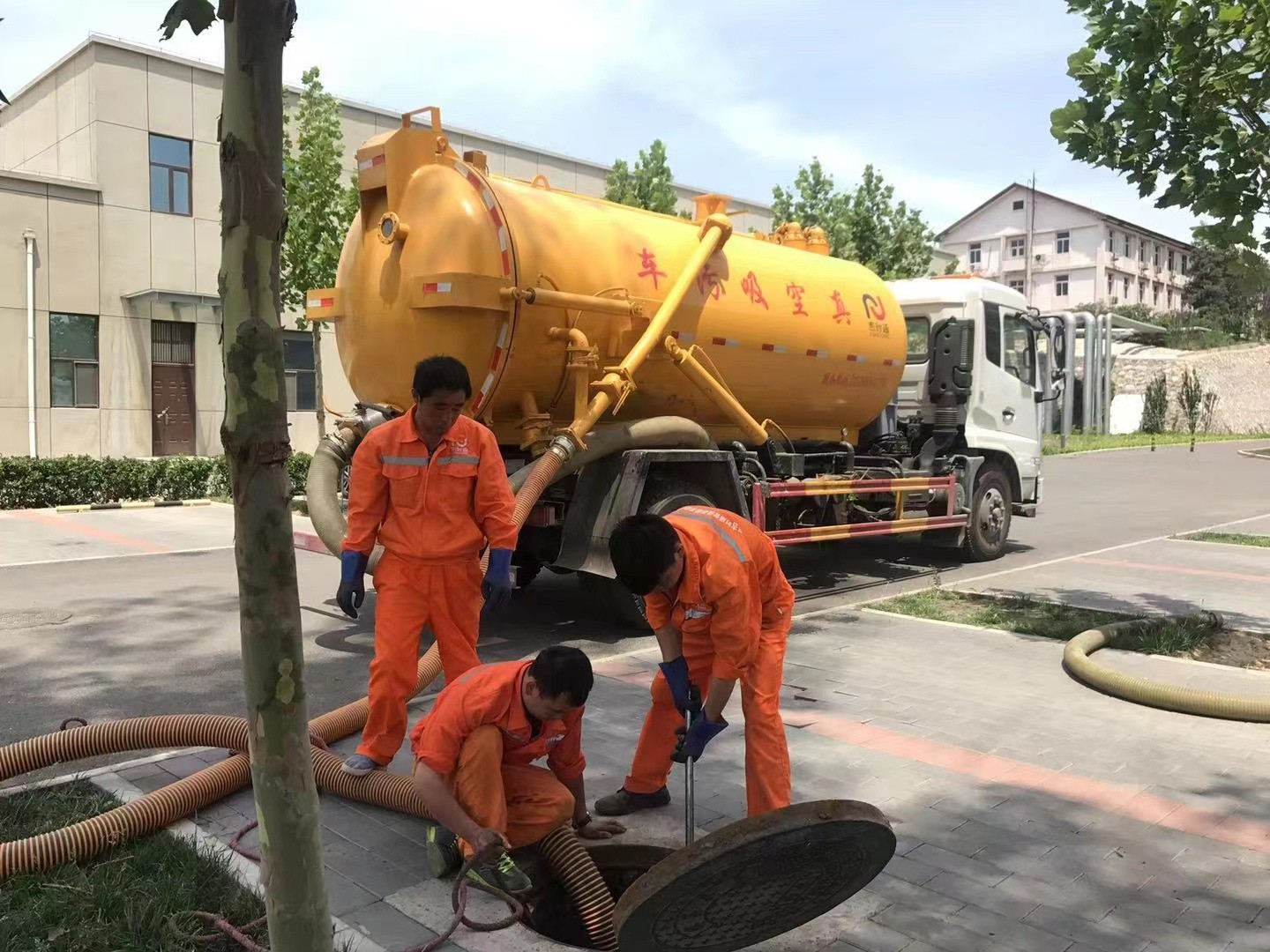 南湖化粪池清理与5-8吨吸粪车施工效率分析
